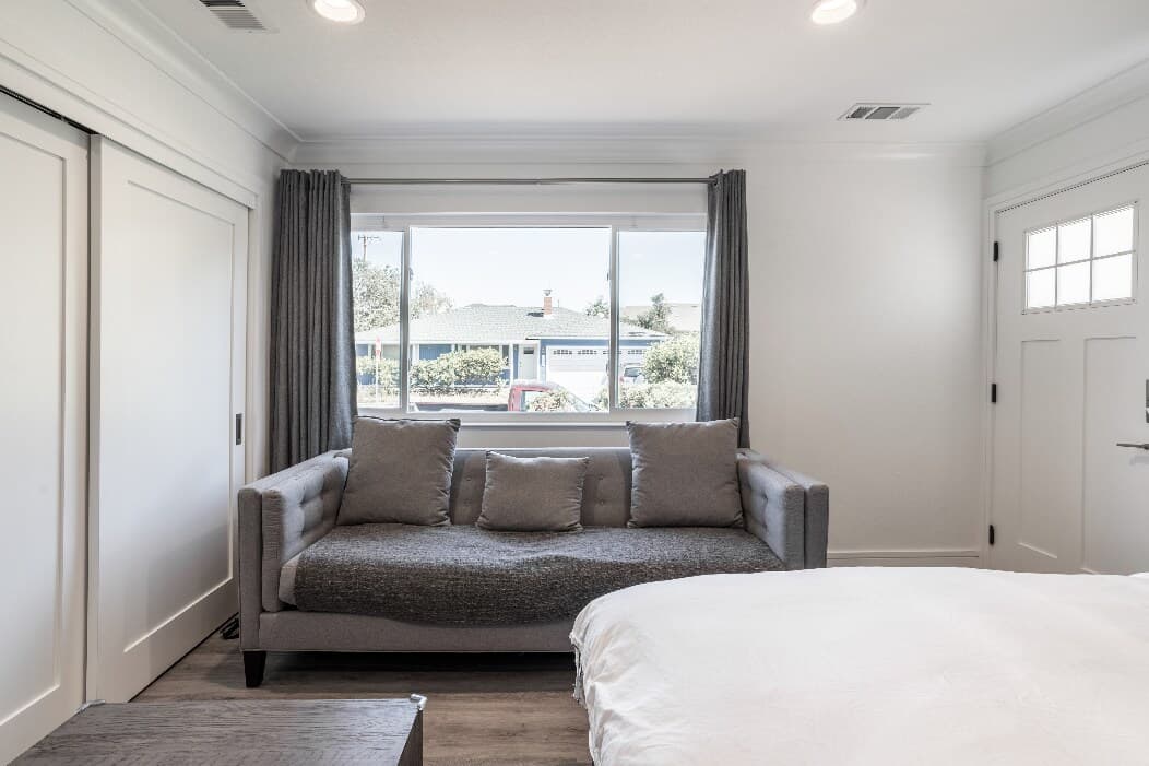Home in East Palo Alto · ★4.94 · 4 bedrooms · 4 beds · 2.5 baths - Image 65
