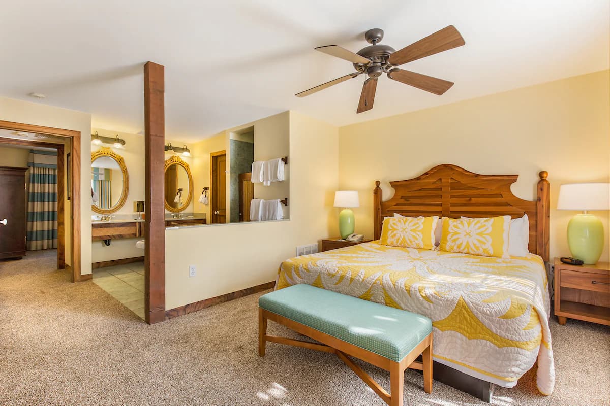 Condo in Kailua-Kona · ★4.9 · 2 bedrooms · 2 beds · 2 baths - Image 15