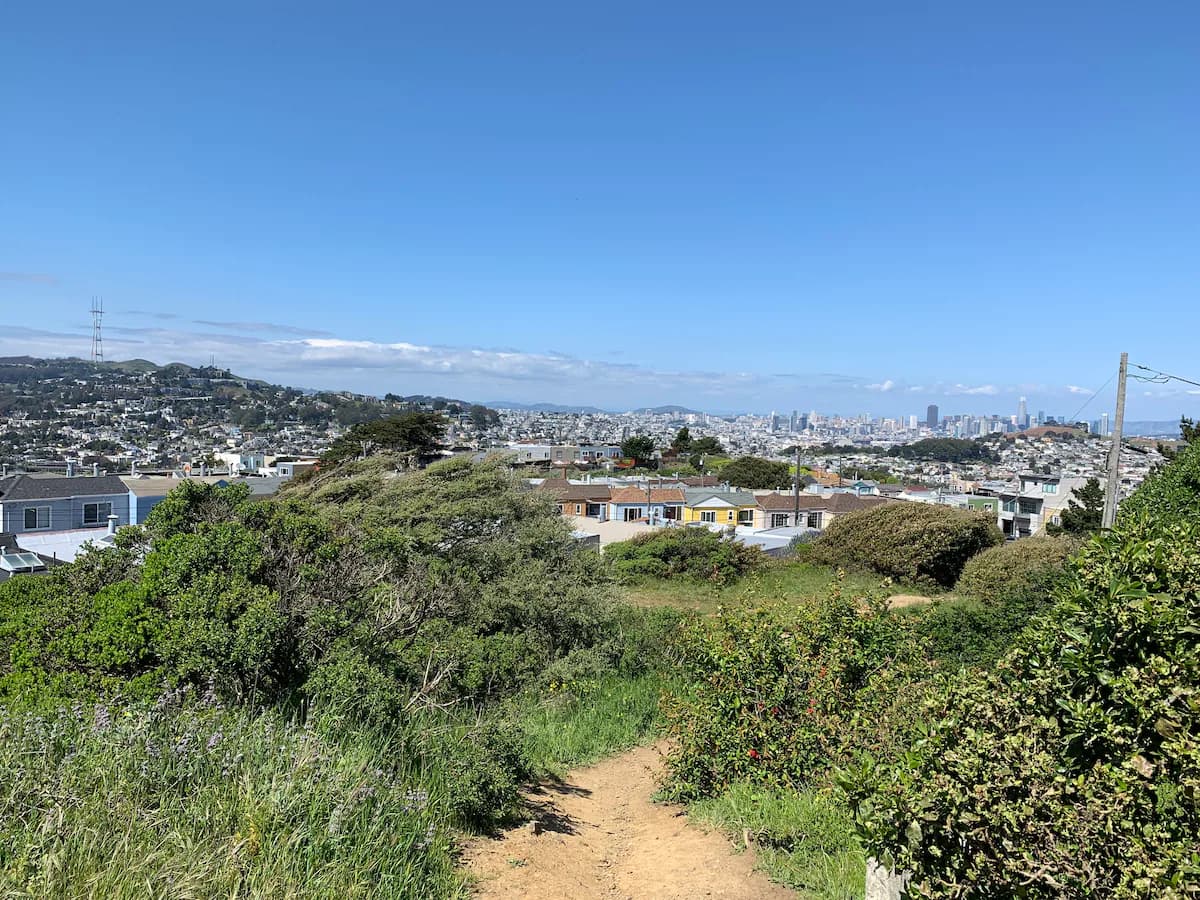 Sunny Garden Apartment Near SFO with Courtyard - Photo 26