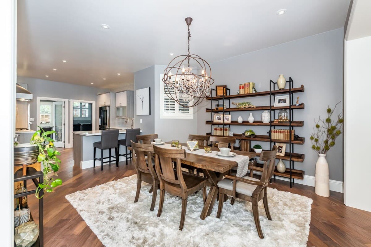 Edwardian 2BR with Chef's Kitchen & Marble Bath - Photo 8