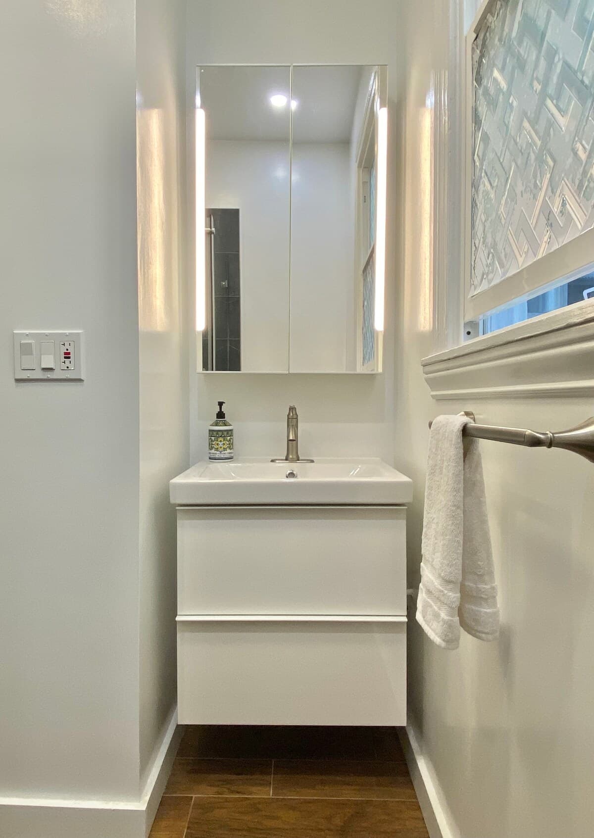 Sunny, Spacious 3 Bedroom Edwardian in the Mission - Photo 18