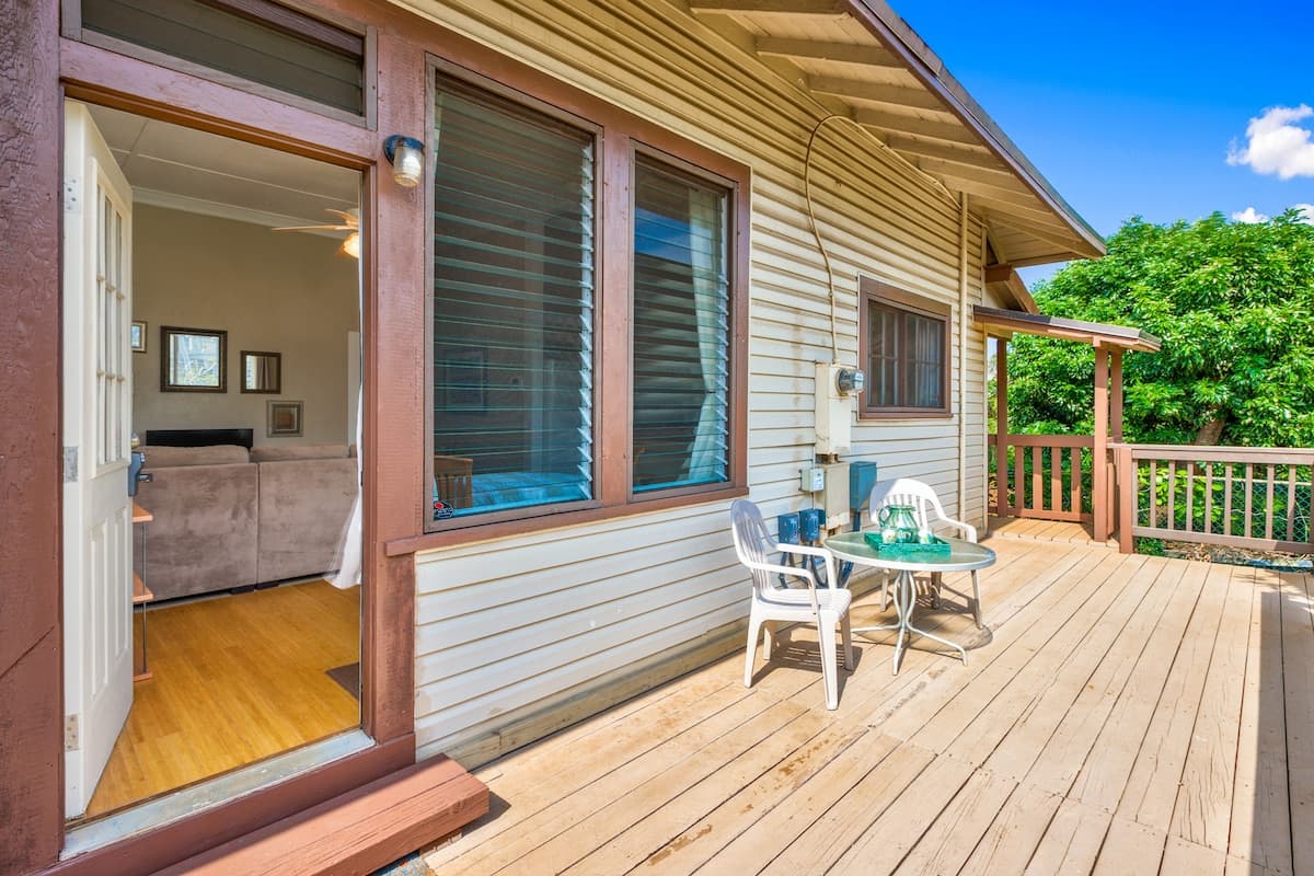 Renovated Plantation Home; Walk into Wailuku Town! - Image 24