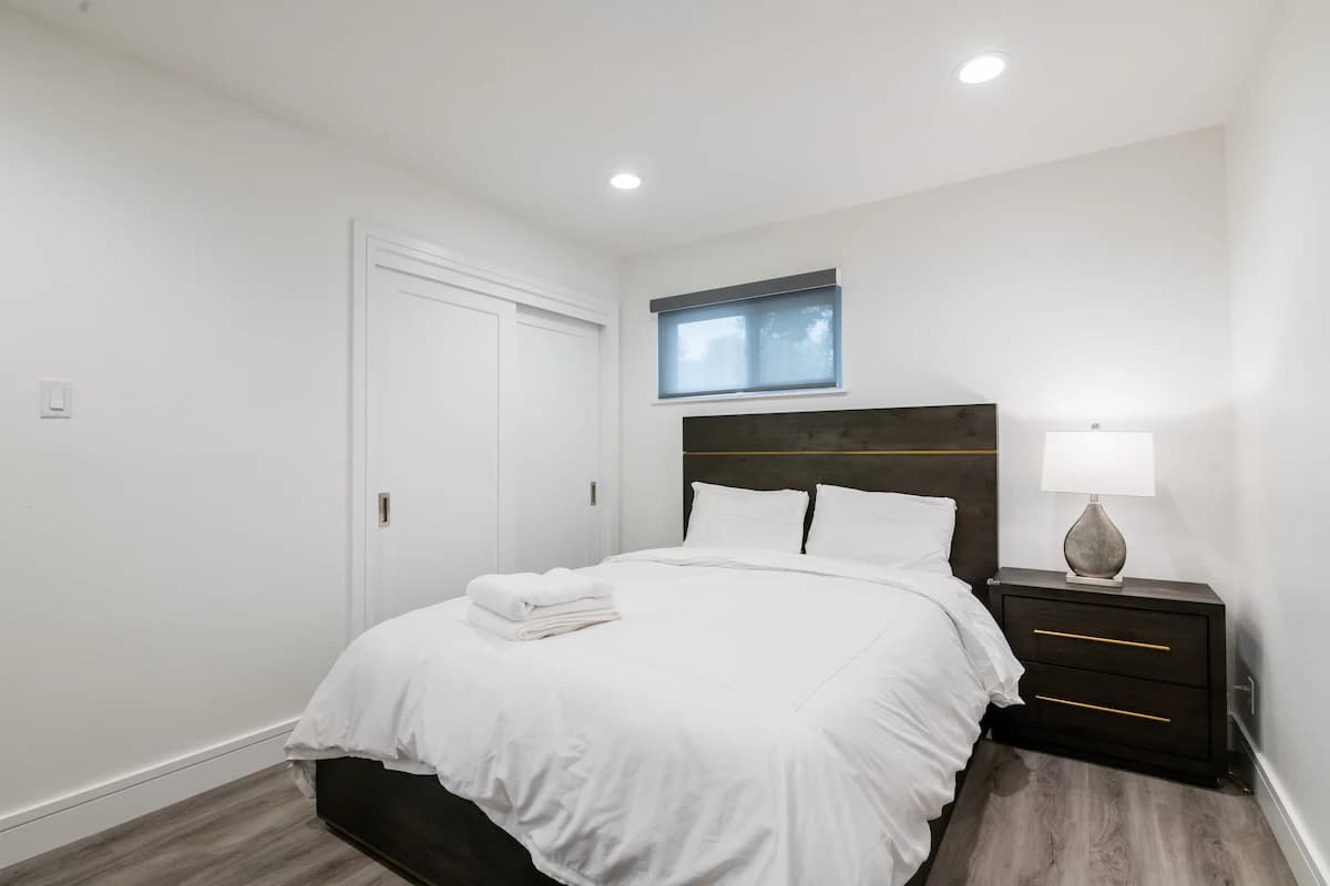 Home in East Palo Alto · ★4.88 · 3 bedrooms · 3 beds · 1.5 baths - Image 30