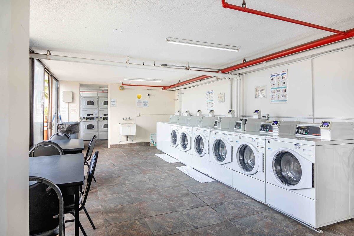 Condo in Honolulu · ★4.72 · Studio · 2 beds · 1 private bath - Image 47