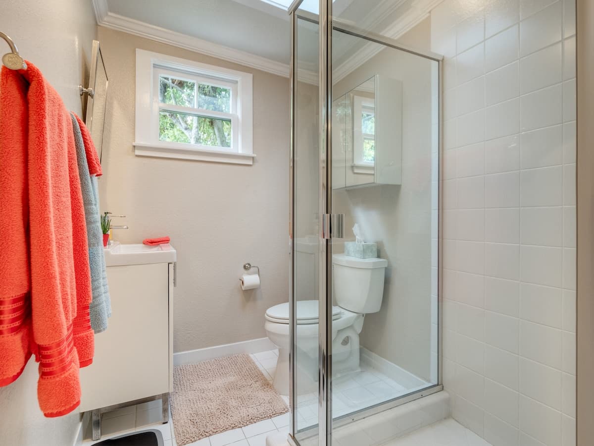 Guesthouse in Menlo Park · ★4.91 · 2 bedrooms · 2 beds · 1 bath - Image 25