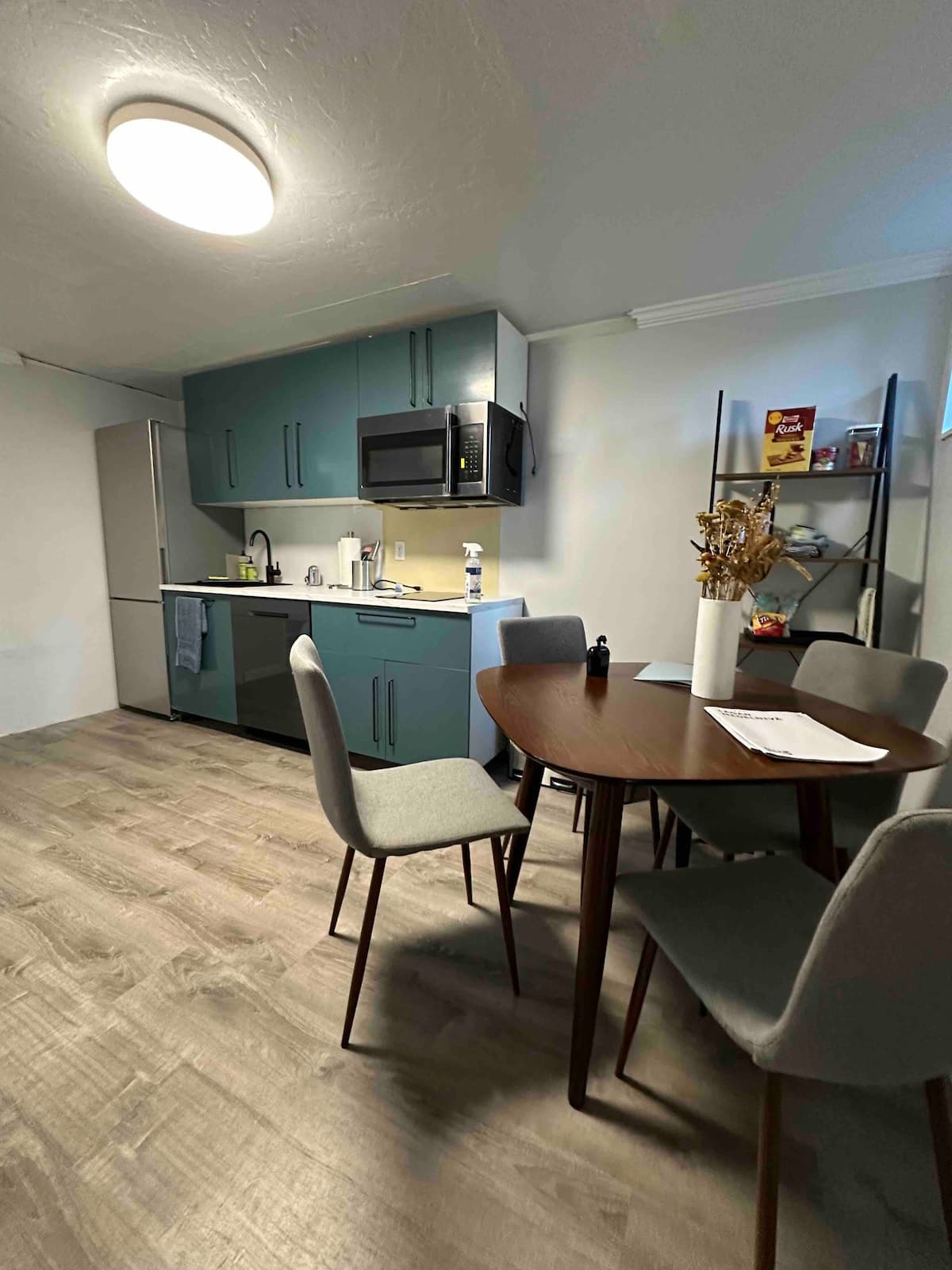 Twin Peaks Hideaway with Ocean & Mountain Views - Photo 2