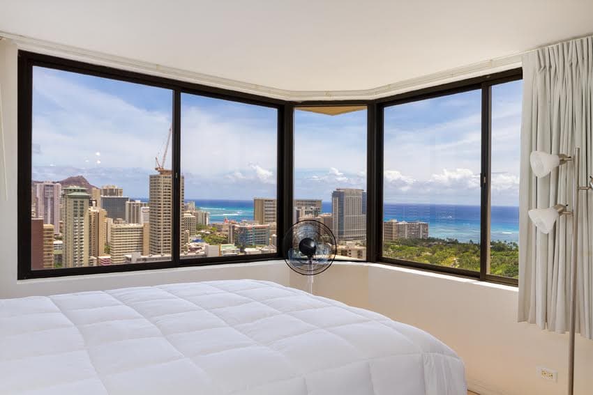 Condo in Honolulu · ★4.65 · Studio · 1 bed · 1 shared bath - Photo 2