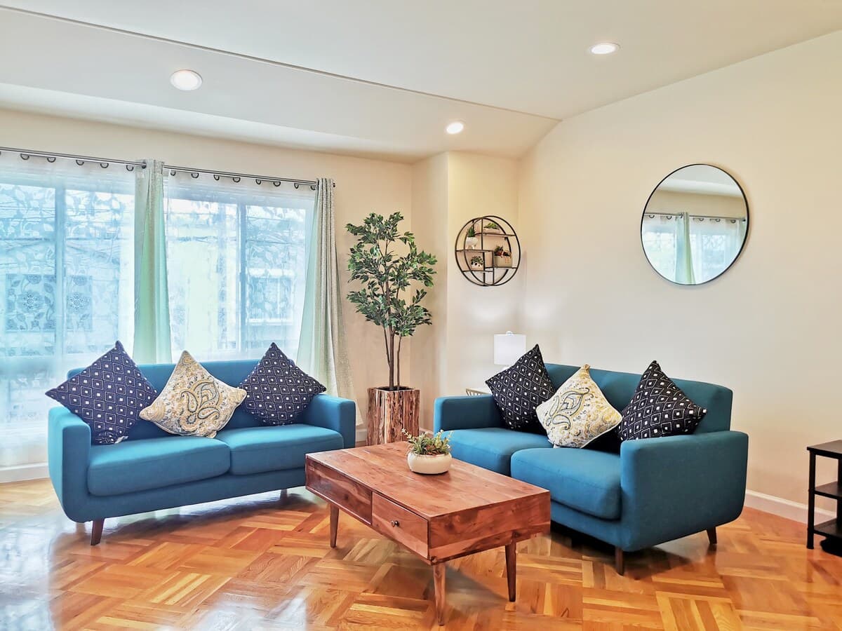 Private Upper Level, 3BR/3BA Near BART - Photo 3
