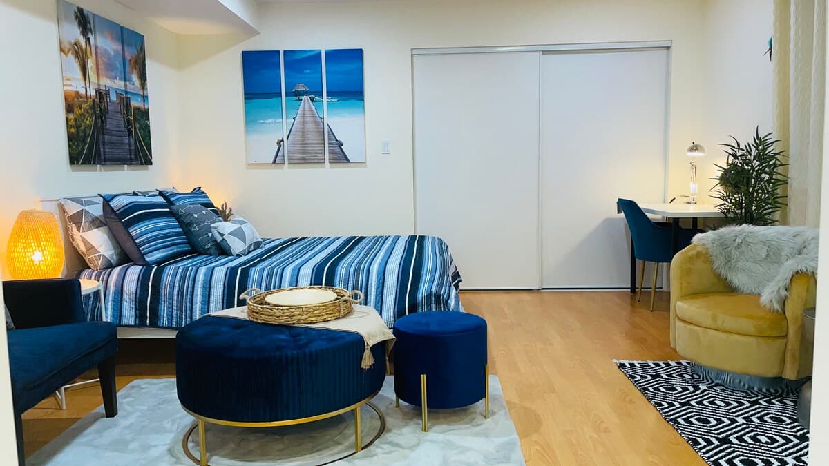 Relaxed 3B/2Ba Home with Private Parking - Photo 4