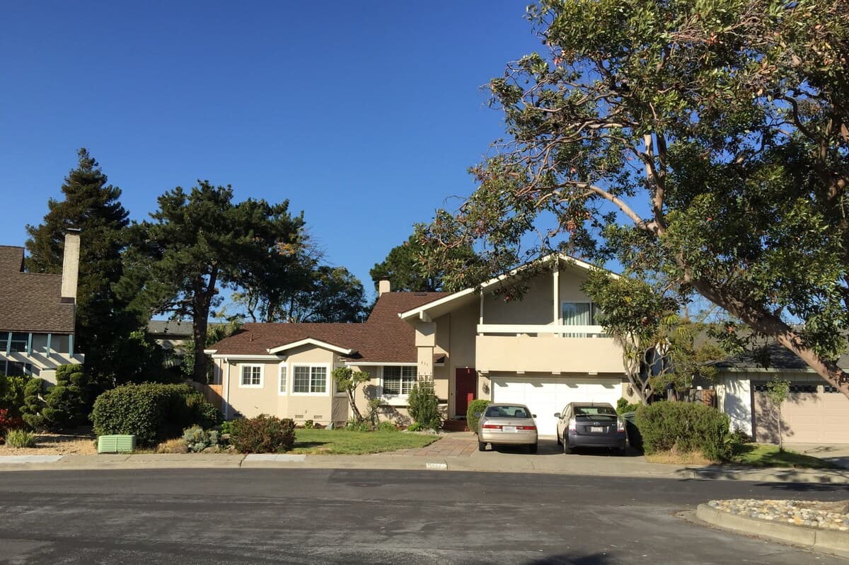SF & SJ Midpoint 4BR Home + Parking - Photo 2