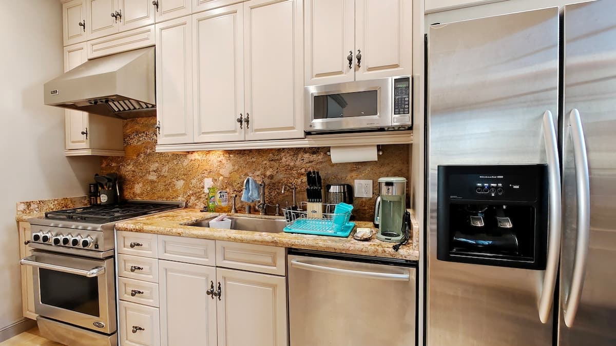Renovated Outer Richmond Suite Near Beaches - Photo 2