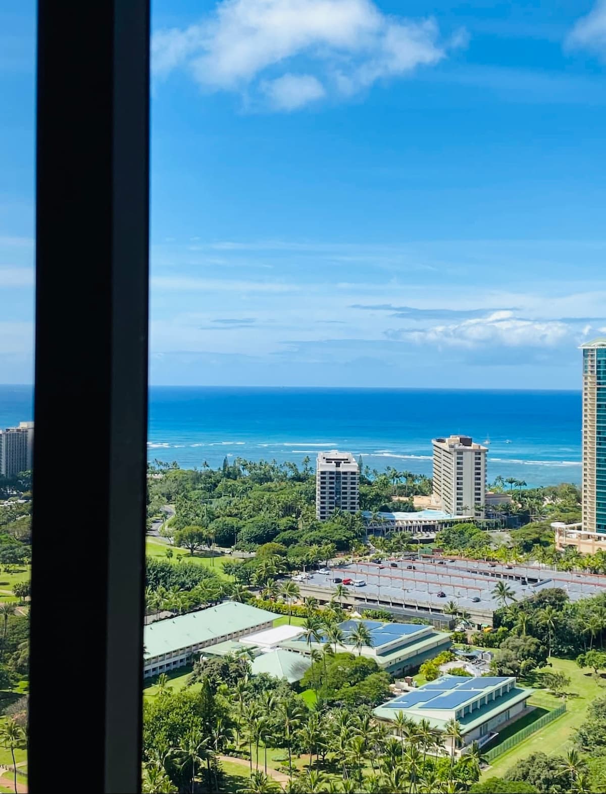 Condo in Honolulu · ★4.58 · 2 bedrooms · 3 beds · 2 baths - Photo 4
