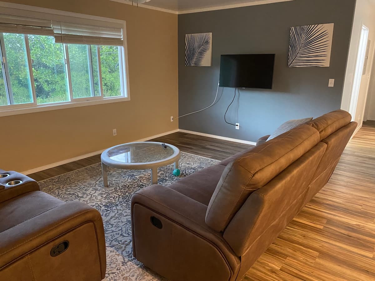 Home in Keaau · ★4.92 · 2 bedrooms · 2 beds · 2 baths - Photo 2