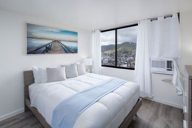 Condo in Honolulu · ★4.63 · Studio · 1 bed · 1 shared bath - Photo 2