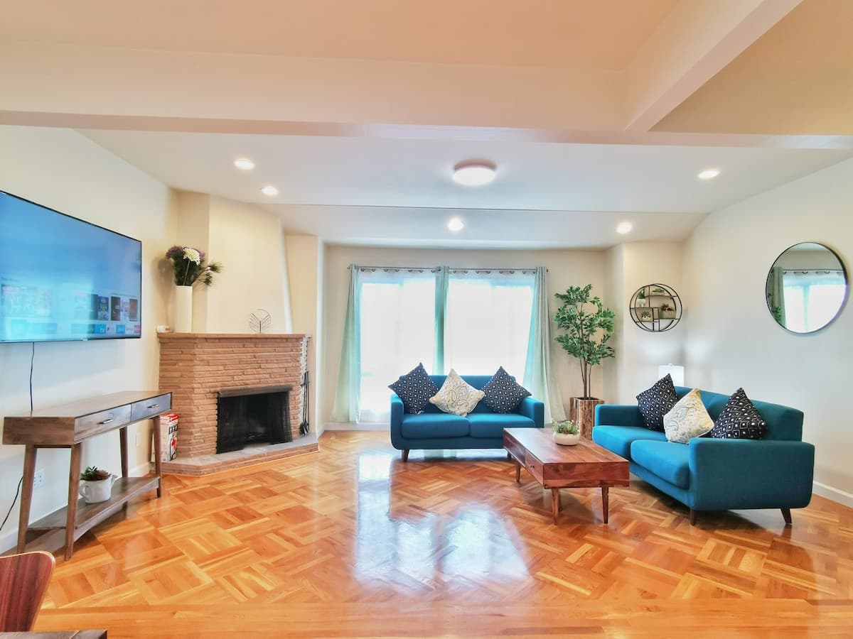 Private Upper Level, 3BR/3BA Near BART - Photo 4
