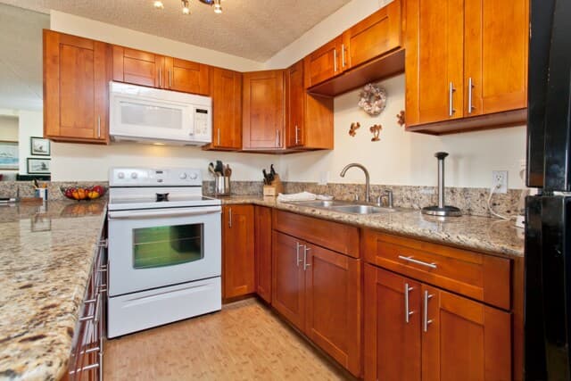 Condo in Honolulu · ★4.55 · 1 bedroom · 2 beds · 1 bath - Photo 5