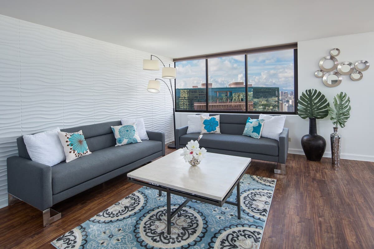 Condo in Honolulu · ★4.58 · 2 bedrooms · 5 beds · 2 private baths - Photo 4