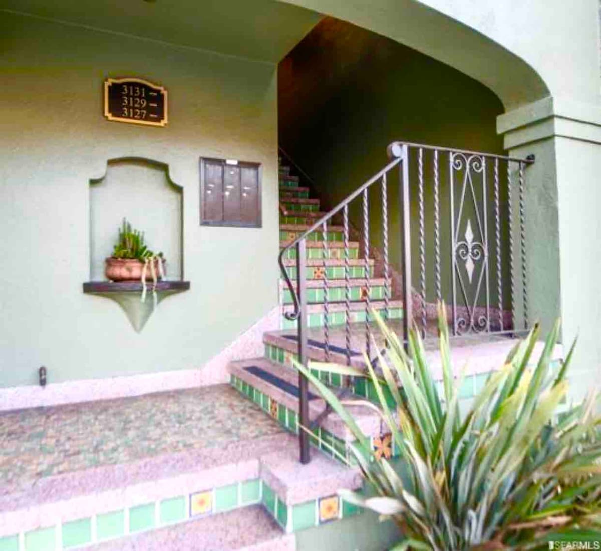 Golden Gate Views from Both Bedrooms, Marina Flat - Photo 2