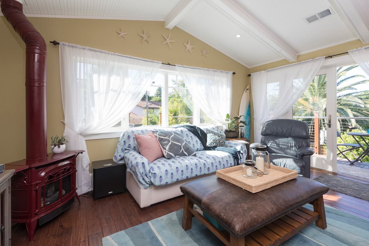 Urban Treehouse Romantic Retreat with Pool - Photo 4