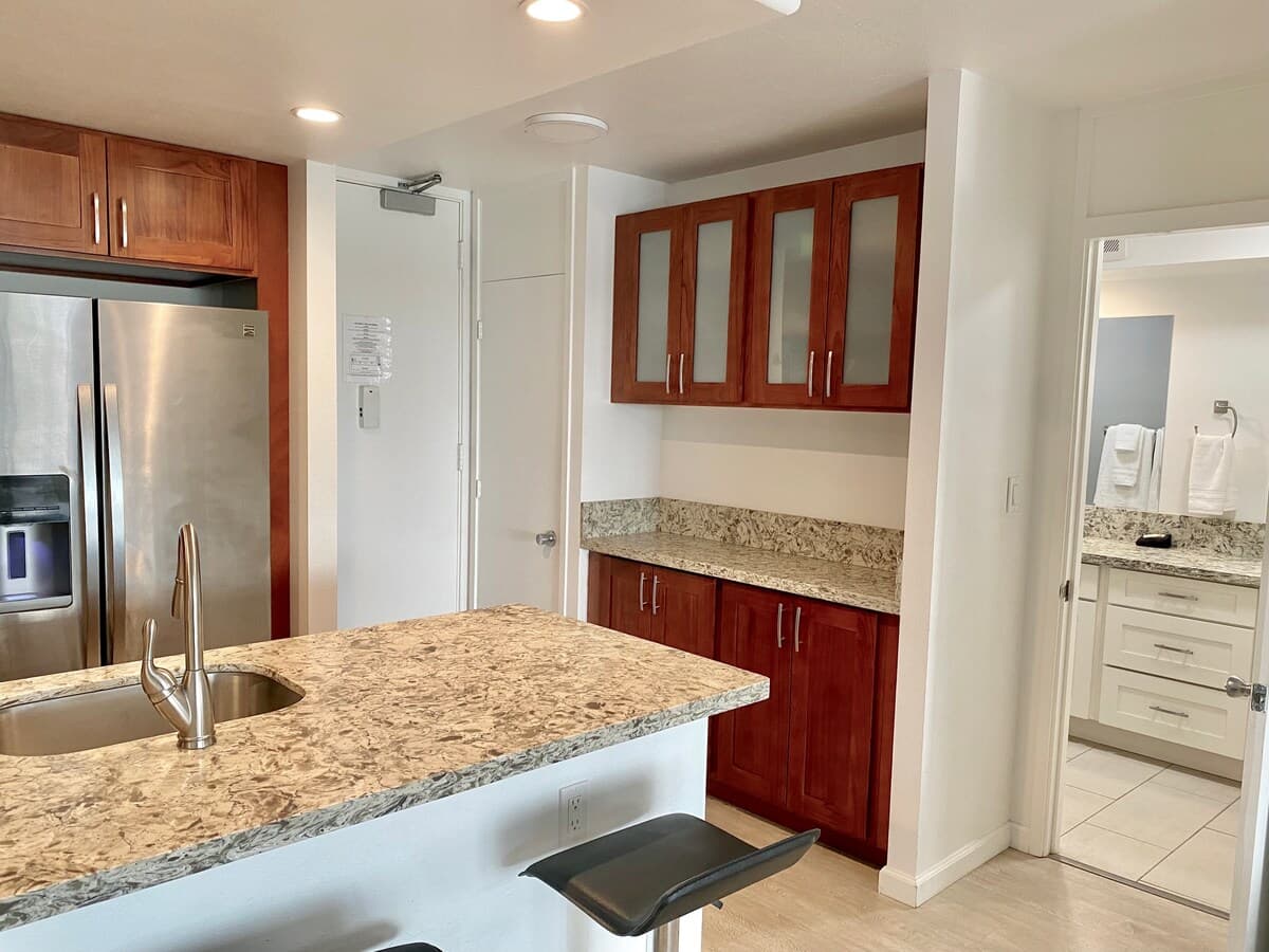Condo in Honolulu · ★4.71 · 1 bedroom · 2 beds · 1 bath - Photo 2