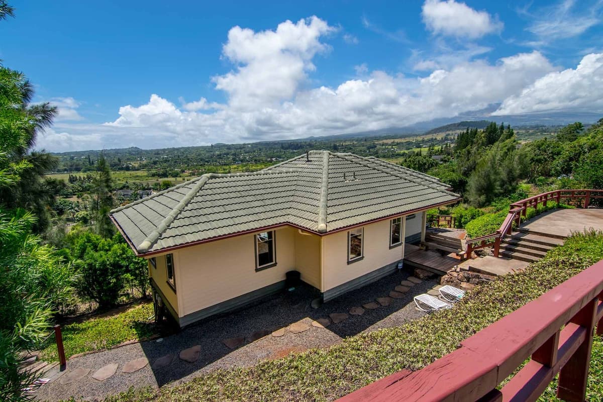 Home in Haiku-Pauwela · ★4.91 · 2 bedrooms · 3 beds · 1 bath - Photo 5