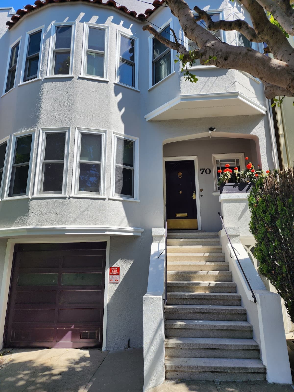 Arts & Crafts Home, Huge Garden, Prime SF - Photo 2