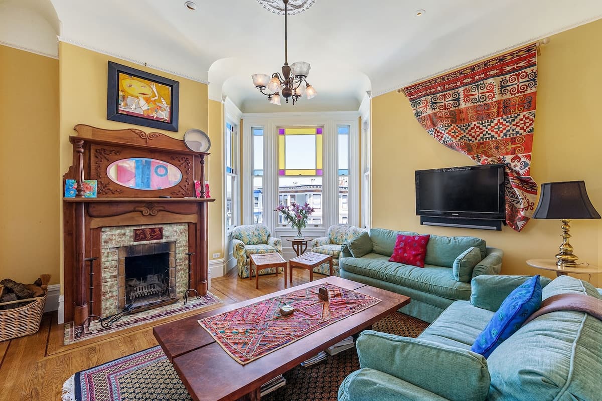 Chef's Kitchen Victorian, 1896 Flat with Terrace - Photo 3