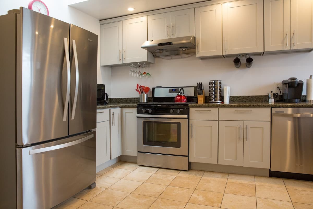Garage + Spacious 2BR near UCSF Mission Bay & BART - Photo 5