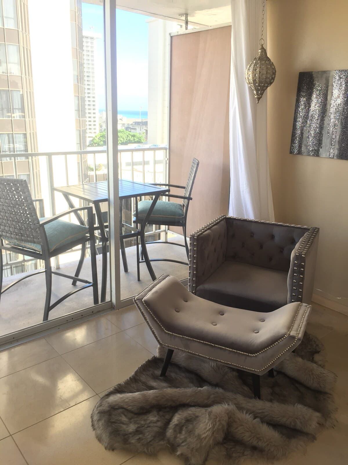 Condo in Honolulu · ★4.79 · Studio · 1 bed · 1 shared bath - Photo 3