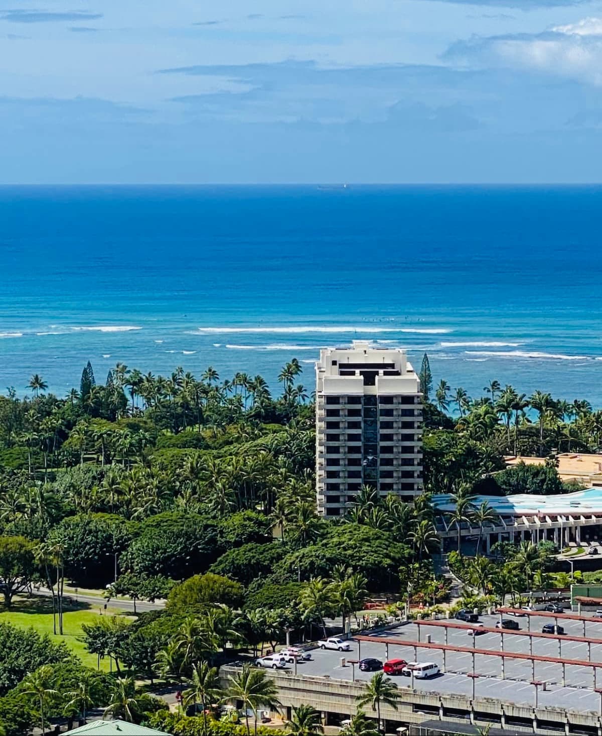 Condo in Honolulu · ★4.58 · 2 bedrooms · 3 beds · 2 baths - Photo 5