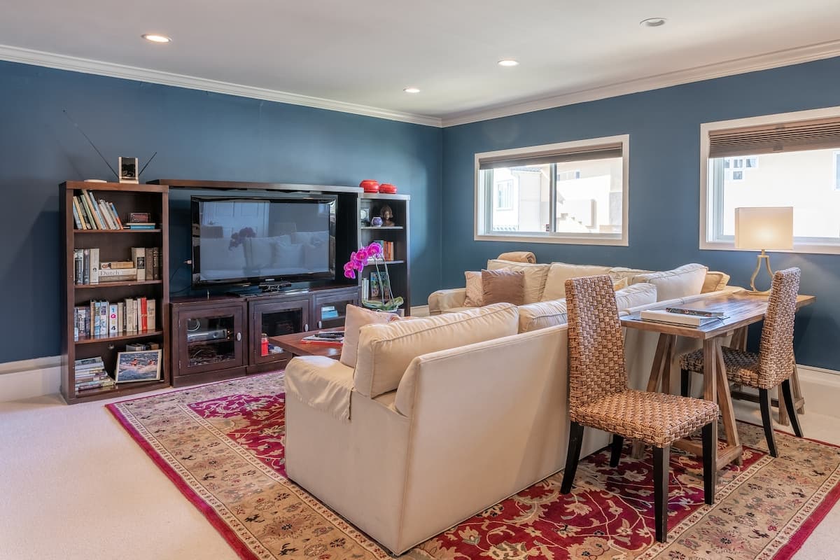 Beautiful in-law type unit with ocean views - Photo 5