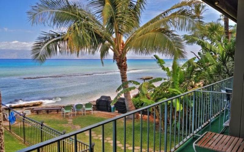 Condo in Lahaina · ★4.8 · 2 bedrooms · 3 beds · 2 baths - Photo 4