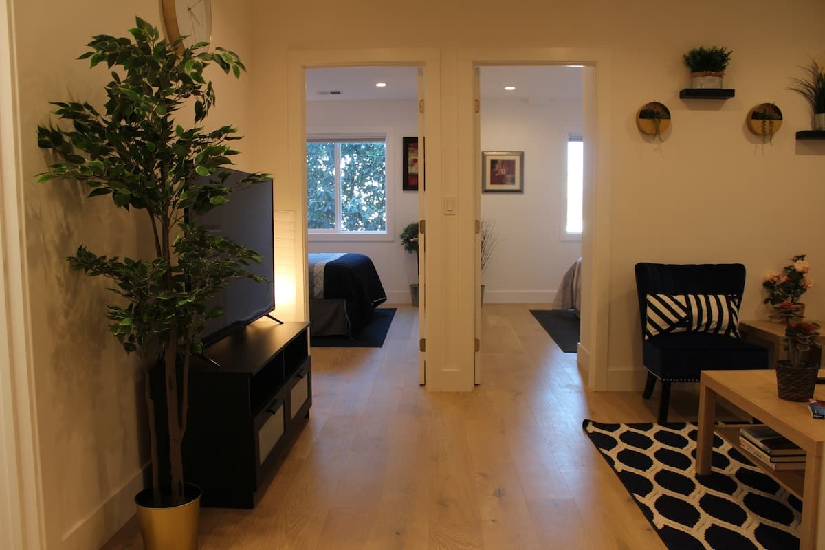 Modern City Suite | New & Clean 2Bdrm/1Bath in SF - Photo 5