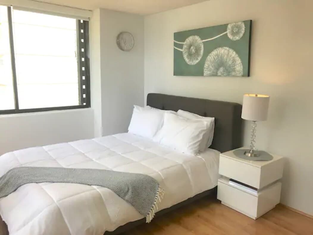 Condo in Honolulu · ★4.75 · Studio · 1 bed · 1 shared bath - Photo 4