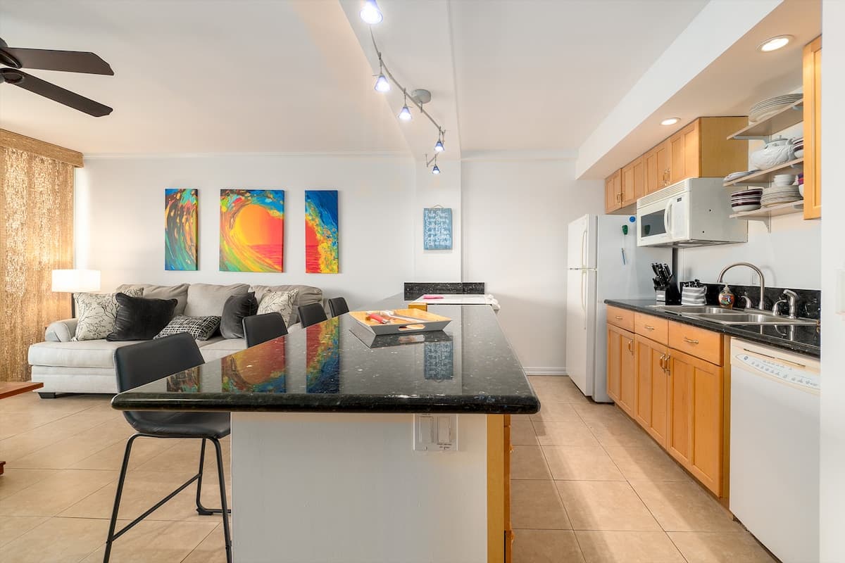 Condo in Kihei · ★4.82 · 1 bedroom · 2 beds · 1 bath - Photo 5