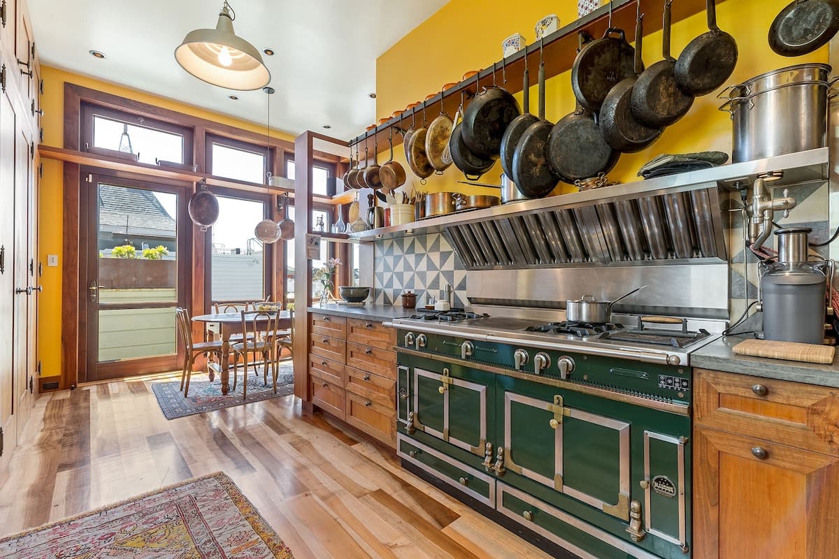 Chef's Kitchen Victorian, 1896 Flat with Terrace - Photo 1