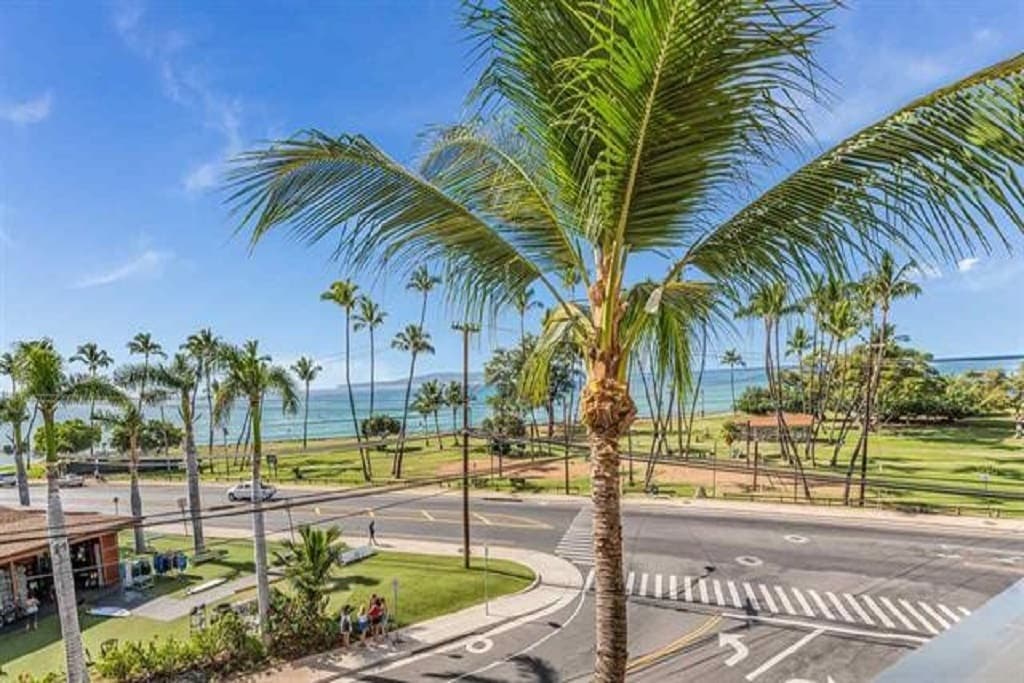 Condo in Kihei · ★4.82 · 1 bedroom · 2 beds · 1 bath - Photo 2