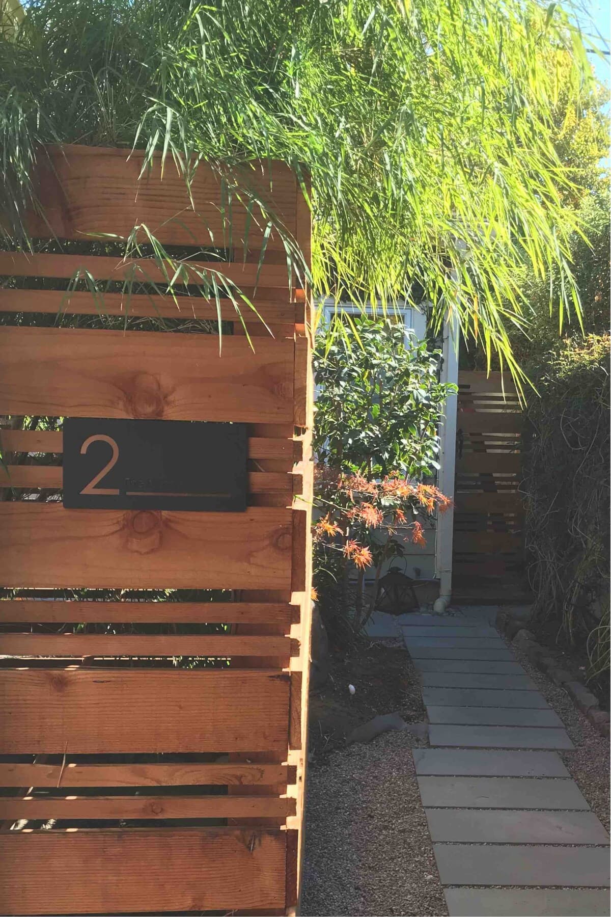 Modern Cottage Silicon Valley Base - Photo 2