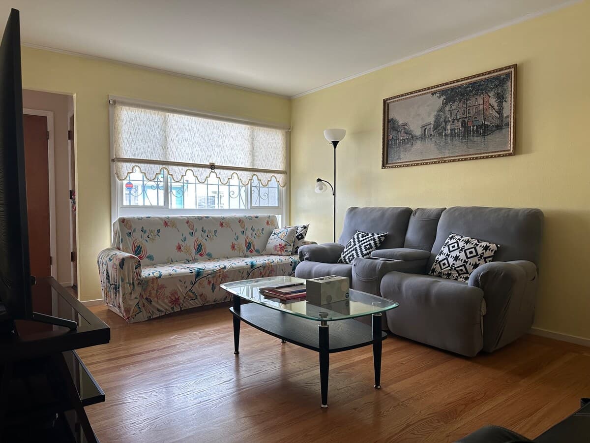 Peaceful Family Home with Bay View, Parking - Photo 4