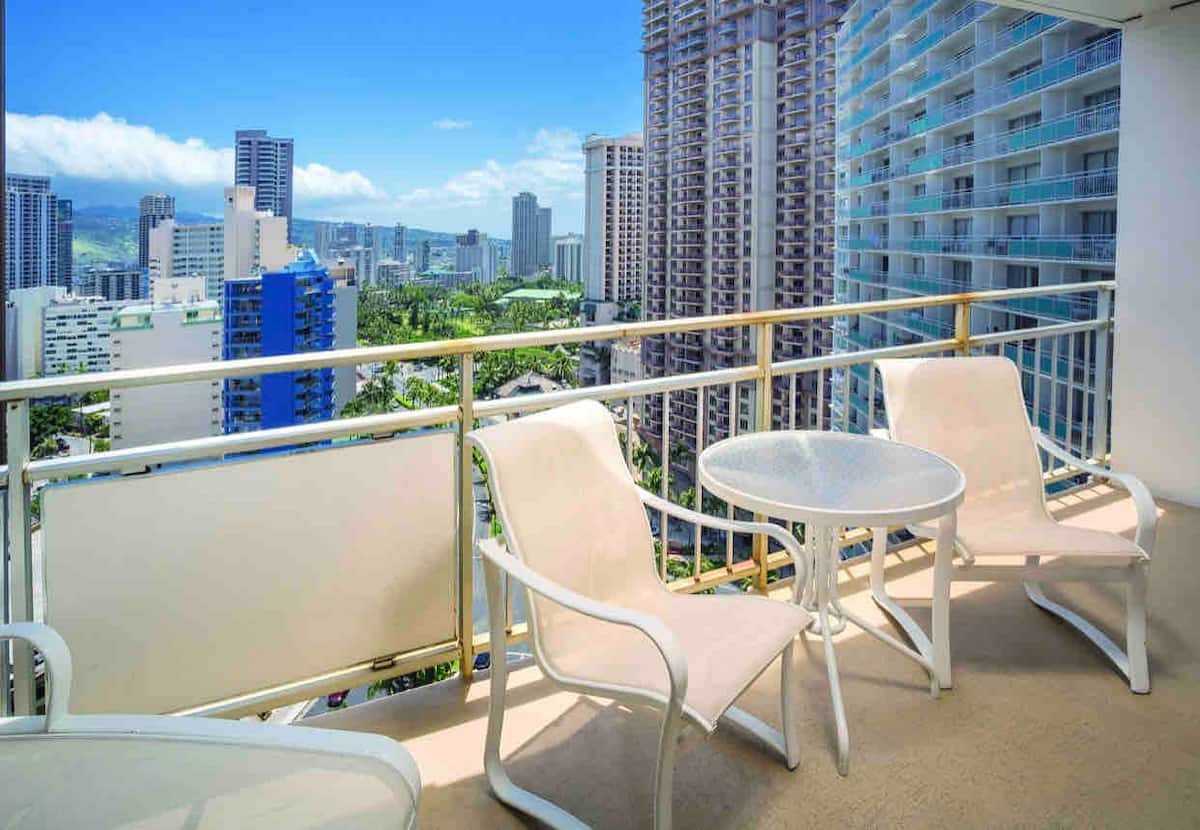 Studio Suite at Picturesque Waikiki Resort - Photo 5