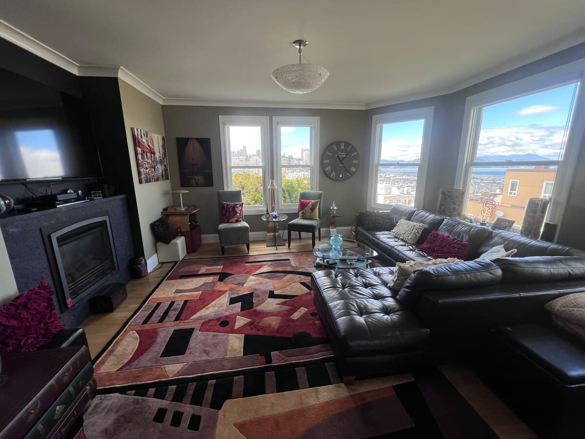 Private 2BR with 1000ft² Rooftop & 360 Views - Photo 4
