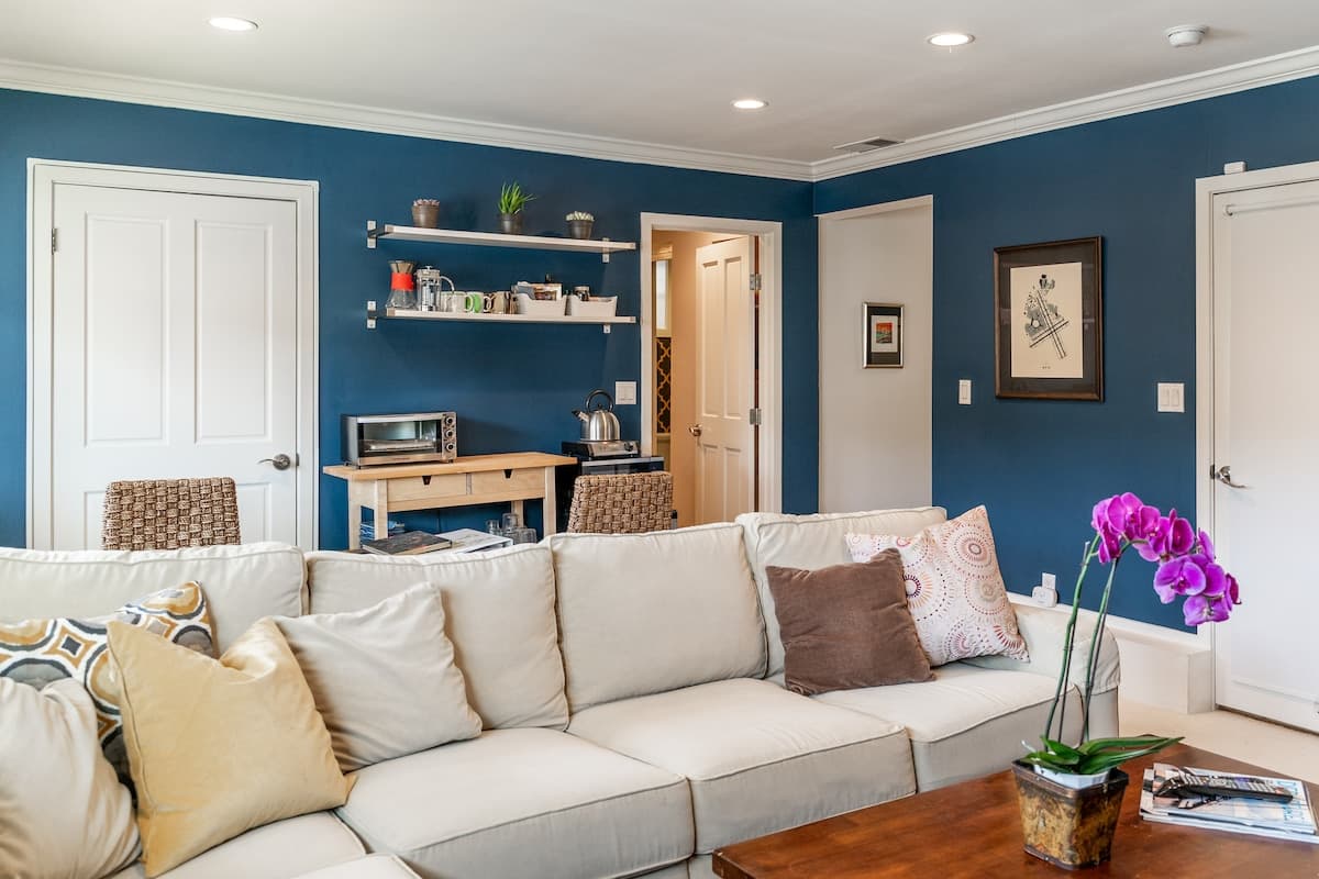 Beautiful in-law type unit with ocean views - Photo 3