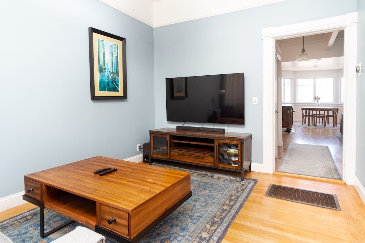 Quiet Hilltop Home with City Views - Photo 4