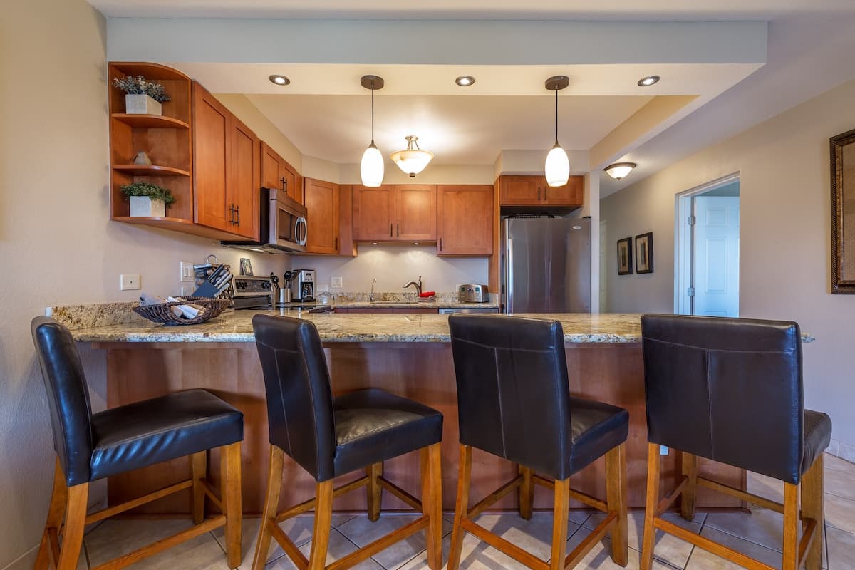 Rare Single Level 2 Bedroom With 2 Lanai's-AC - Photo 4