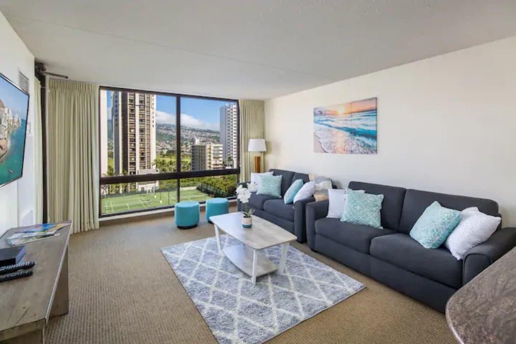 Condo in Honolulu · ★4.61 · 1 bedroom · 3 beds · 1 private bath - Photo 1