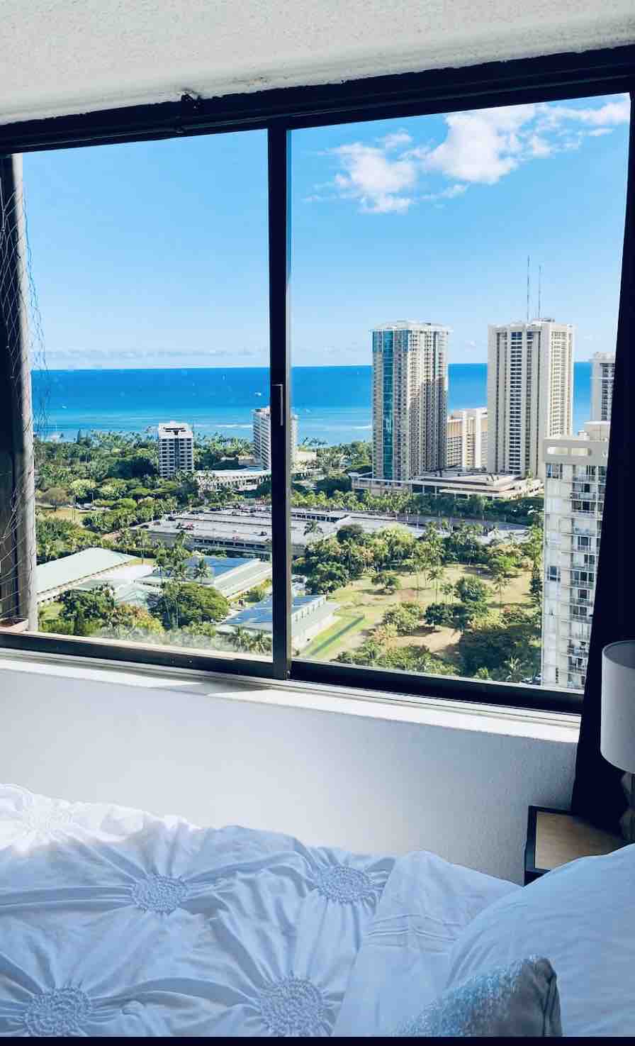 Condo in Honolulu · ★4.58 · 2 bedrooms · 3 beds · 2 baths - Photo 3