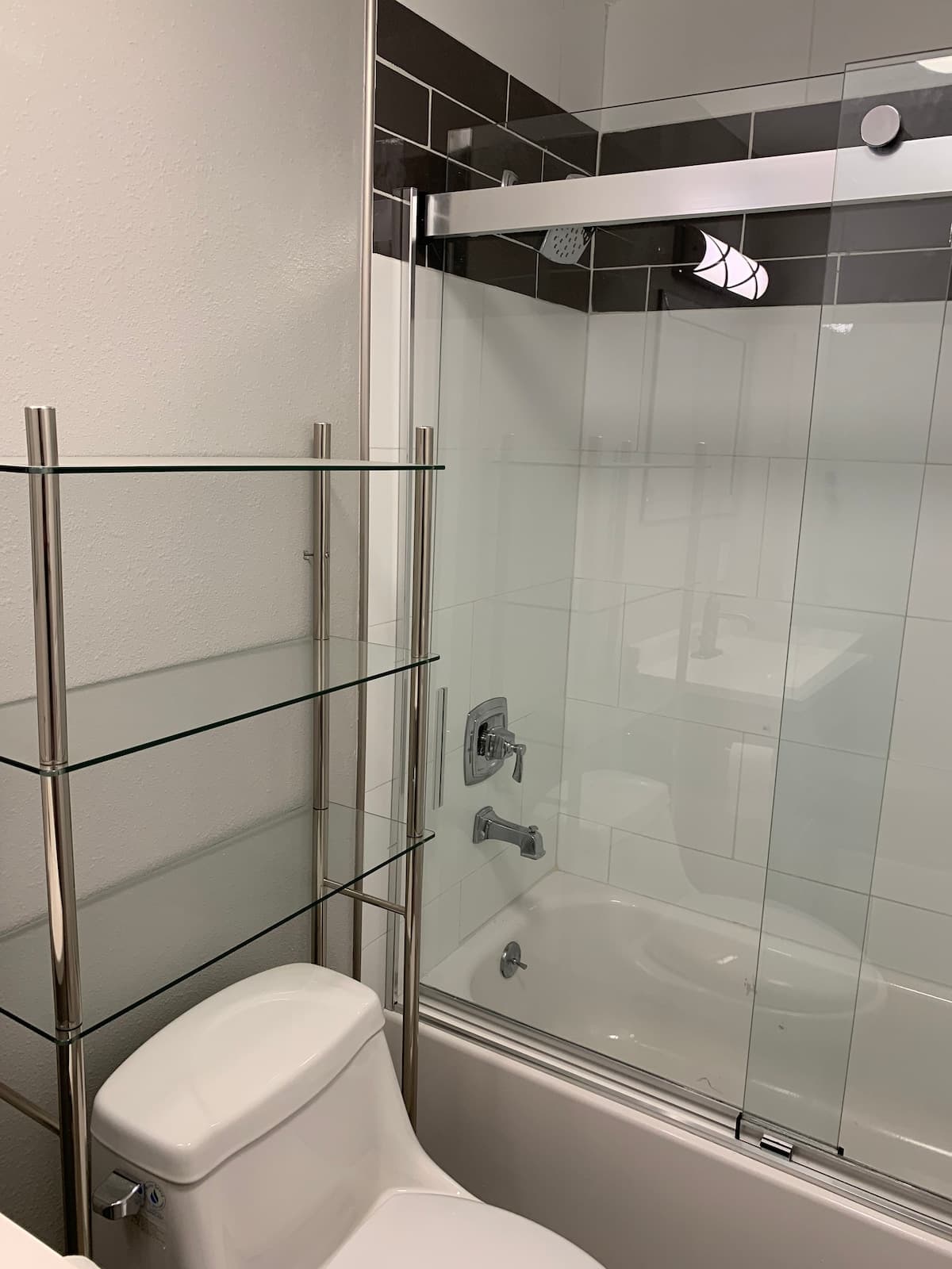 New Studio Near Meta, Amazon & Stanford - Photo 4