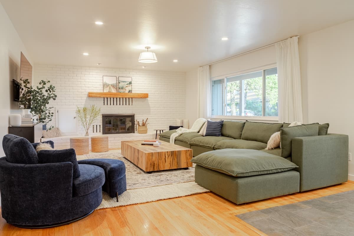 Prima Sonoma Villa with Pool & Vineyard Views - Photo 2