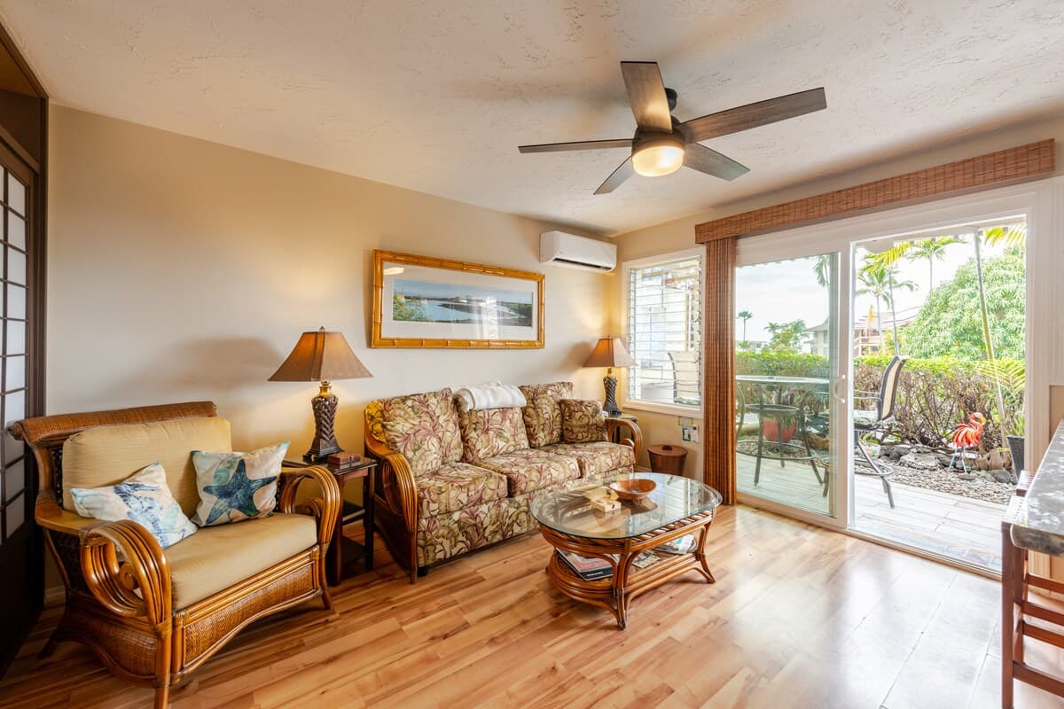 Condo in Kailua-Kona · ★4.94 · 1 bedroom · 2 beds · 1 private bath - Photo 4