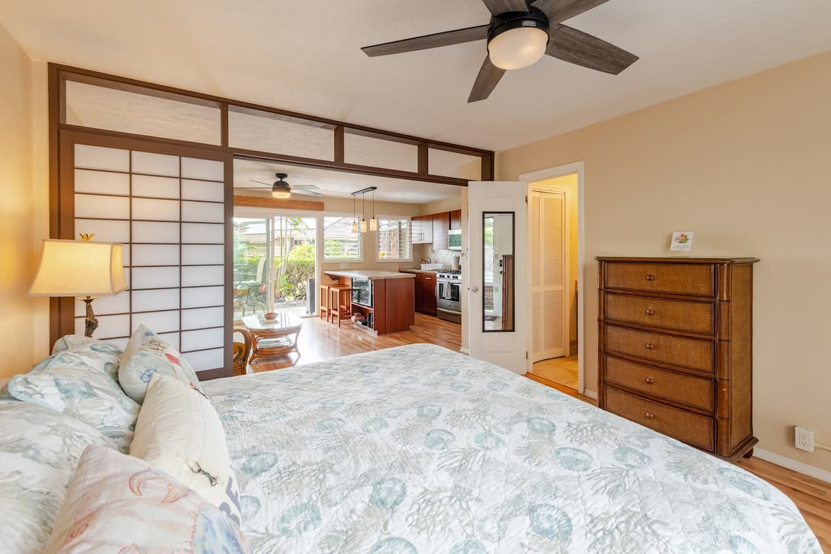 Condo in Kailua-Kona · ★4.94 · 1 bedroom · 2 beds · 1 private bath - Photo 2